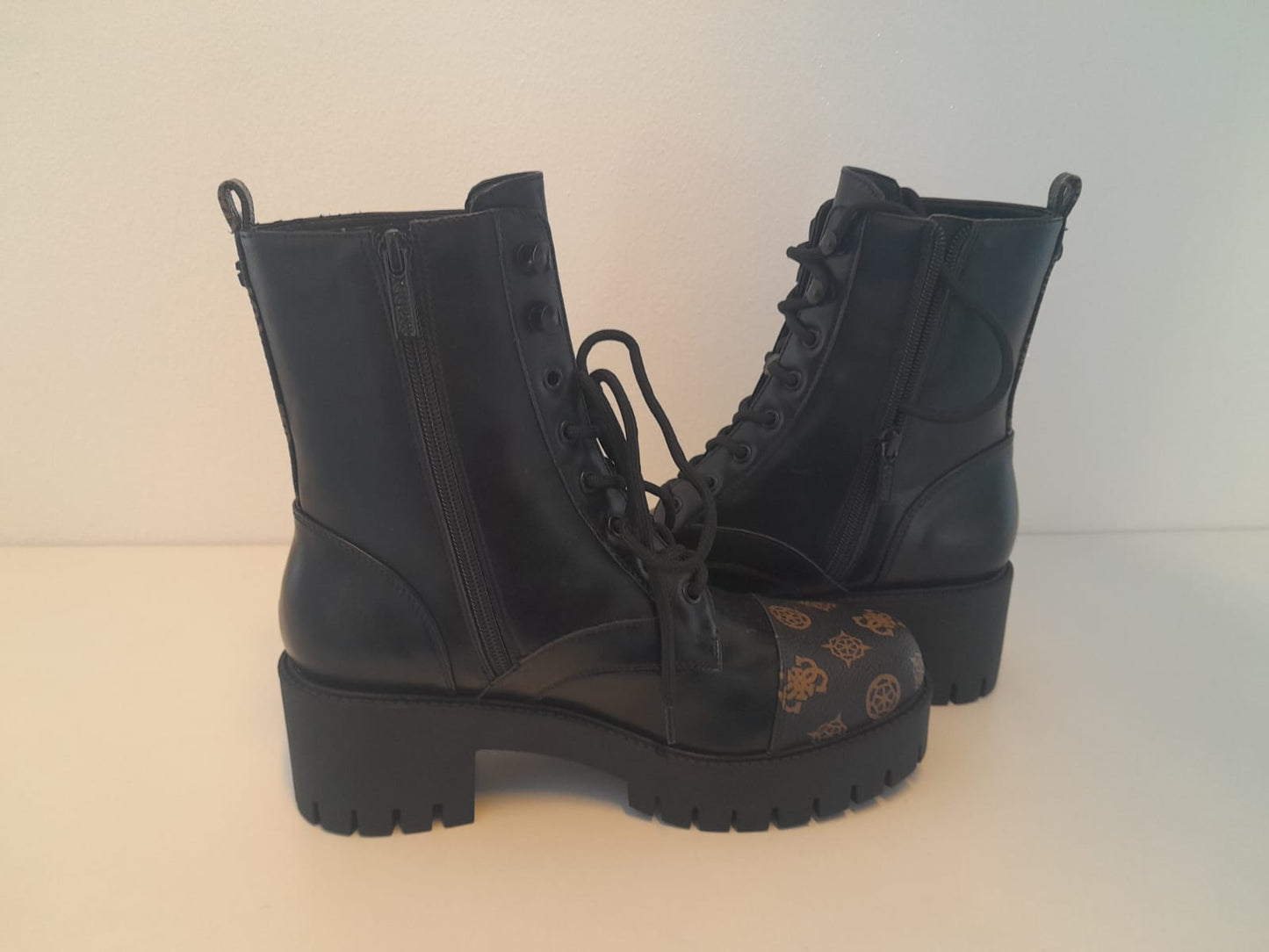 Stivaletto Guess