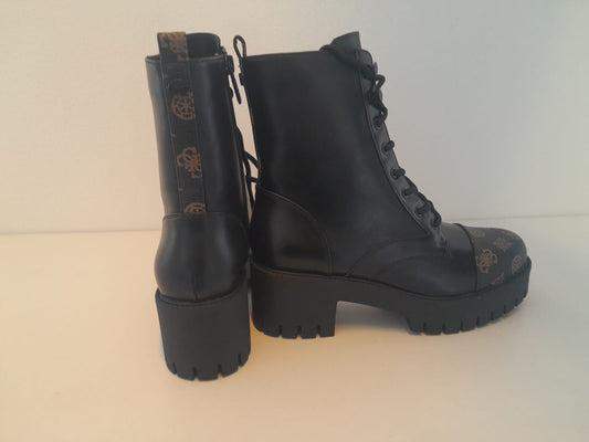 Guess ankle boot